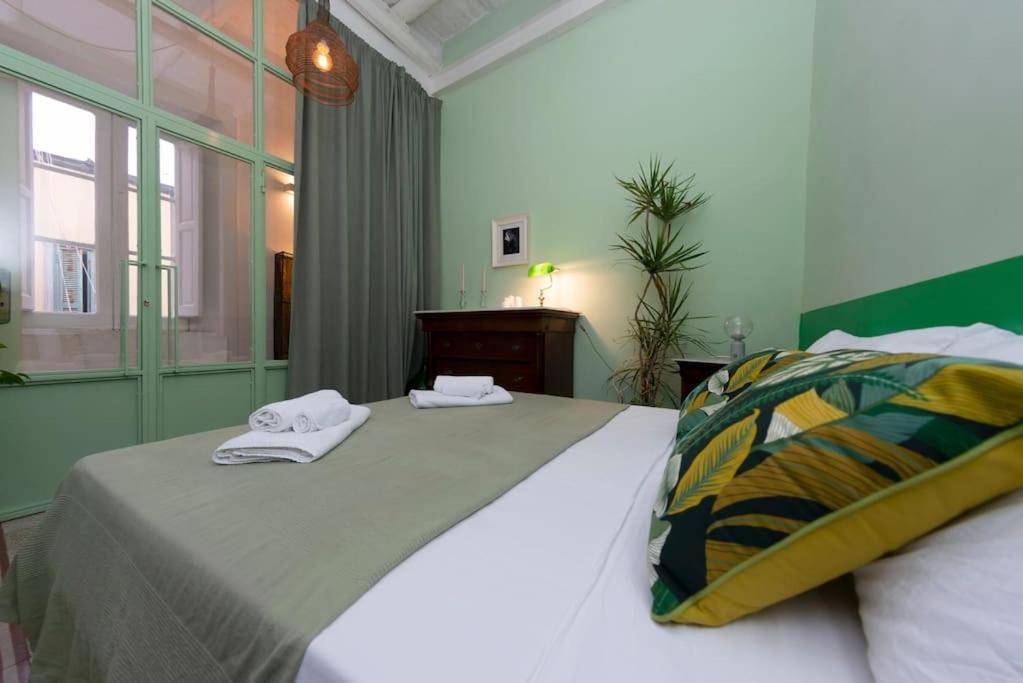 Charming Apartment With Balcony In The Historic Center Napoli Eksteriør bilde