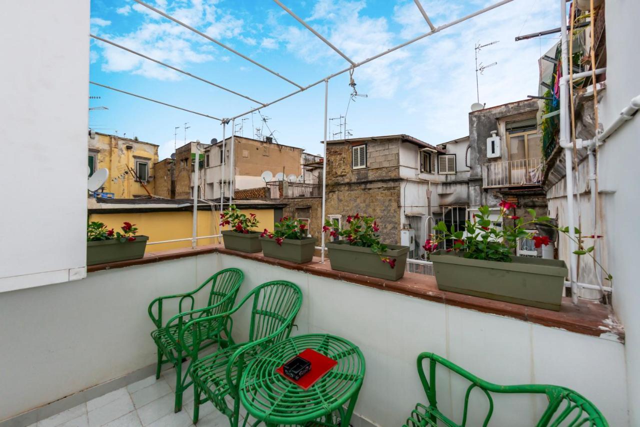 Charming Apartment With Balcony In The Historic Center Napoli Eksteriør bilde